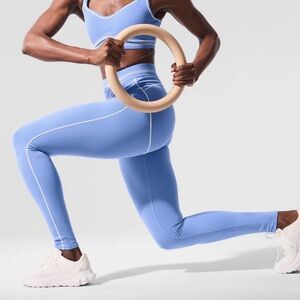 ALO Yoga Airbrush Heart Throb Leggings NWT